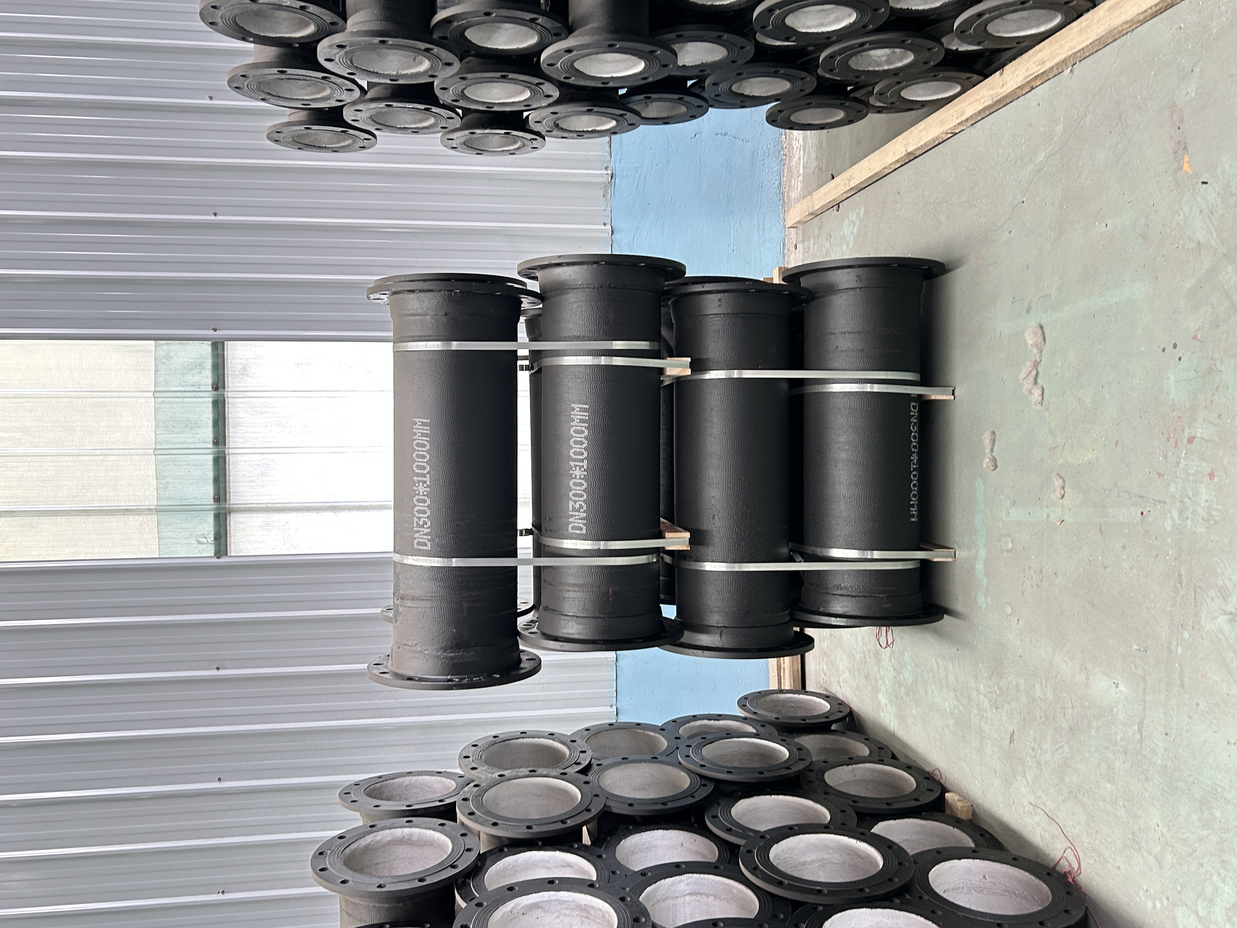 Phụ kiện đường ống mặt bích sắt dễ uốn